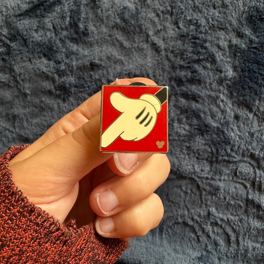 Disney Mickey Mouse Glove Red Square Hidden Mickey Trading Pin 5 of 5 - D0105